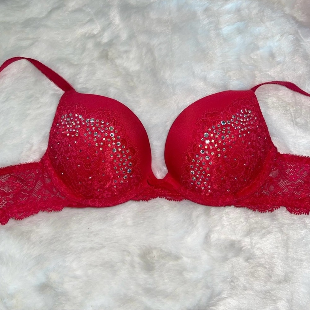 Victoria’s Secret 32DD lined Demi bra beautiful red color